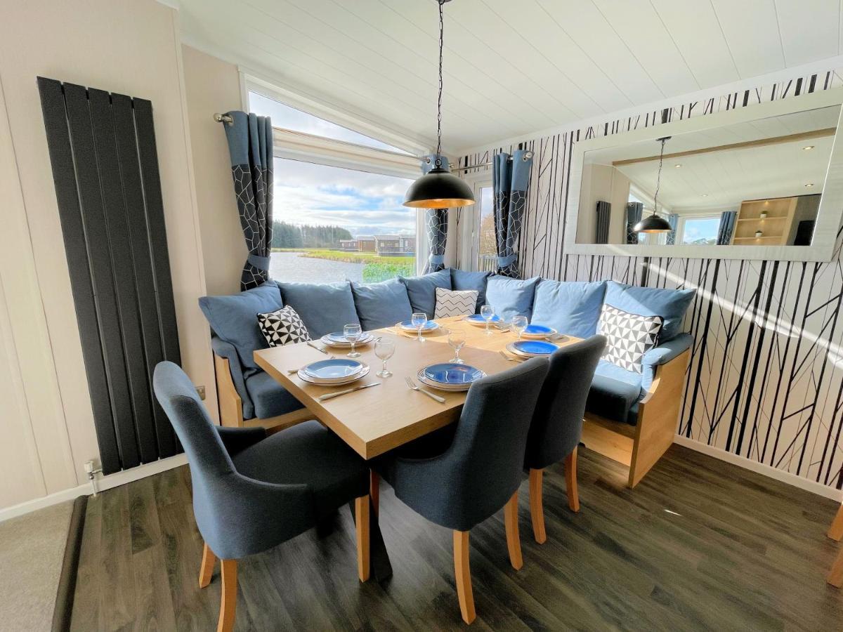 Luxury Lakeside Lodge With Htub Beautiful Views Annan Exterior foto